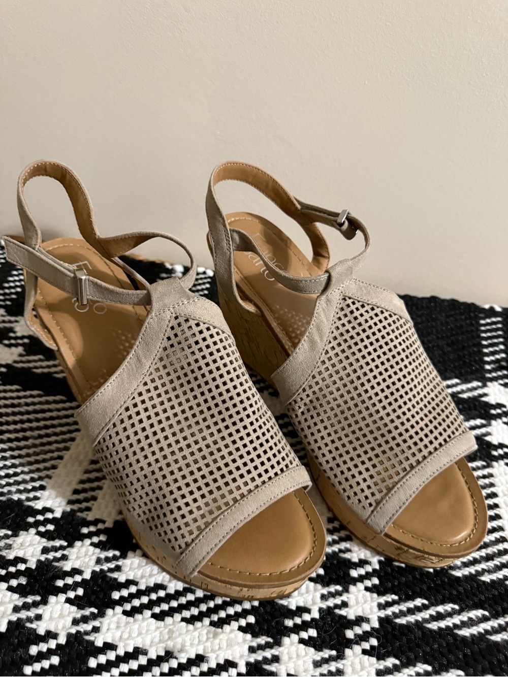 Franco Sarto size 7.5 Wedge Sandals in Light Taupe - Open-Toe Slingback